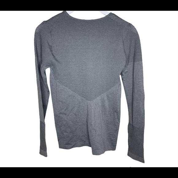 FABLETICS Musetta Seamless Top With Long Sleeves Grey Size Medium - Picture 11 of 12